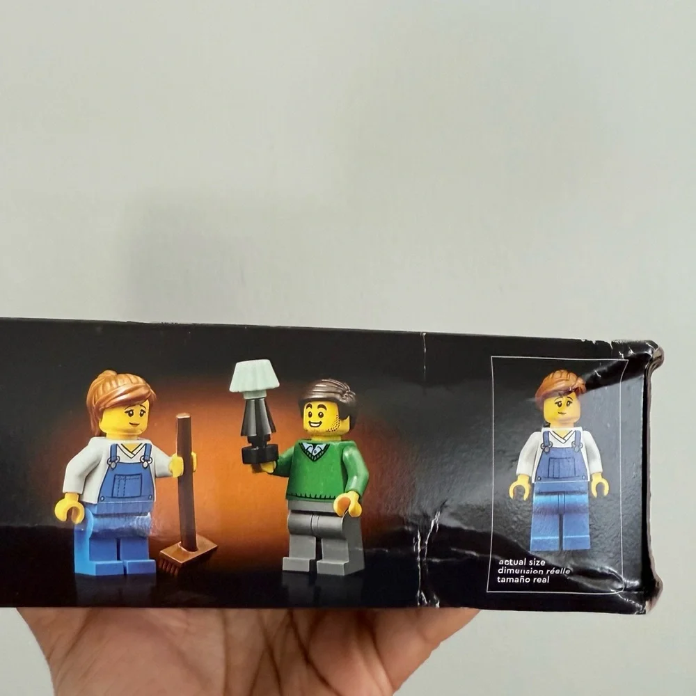 LEGO Icons Moving Truck Set 40586
